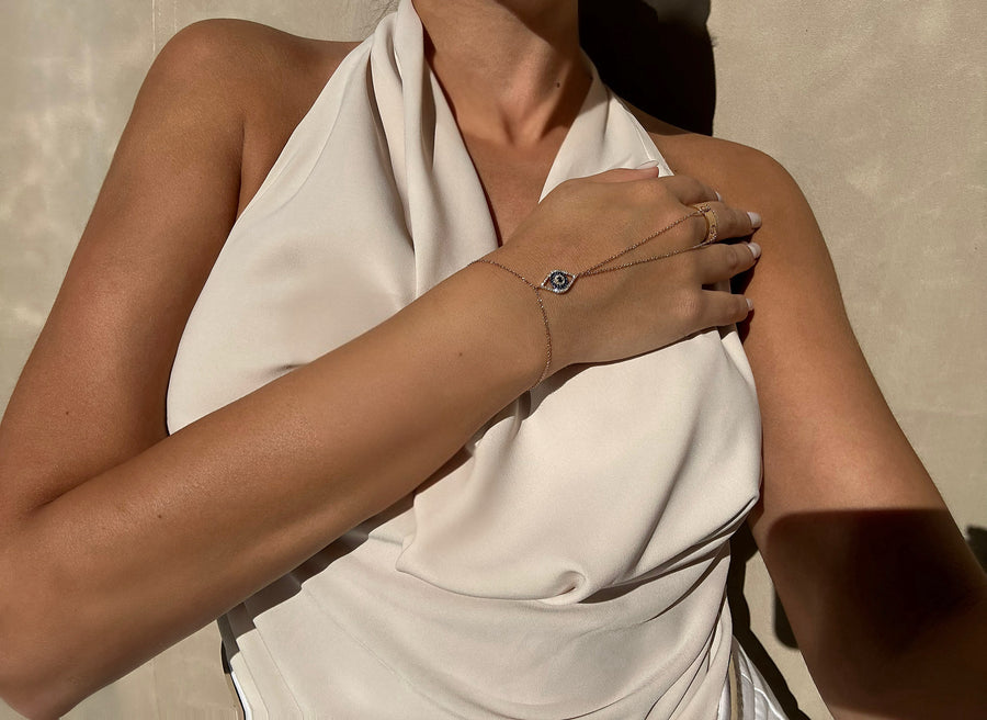 Nevia Hand Chain