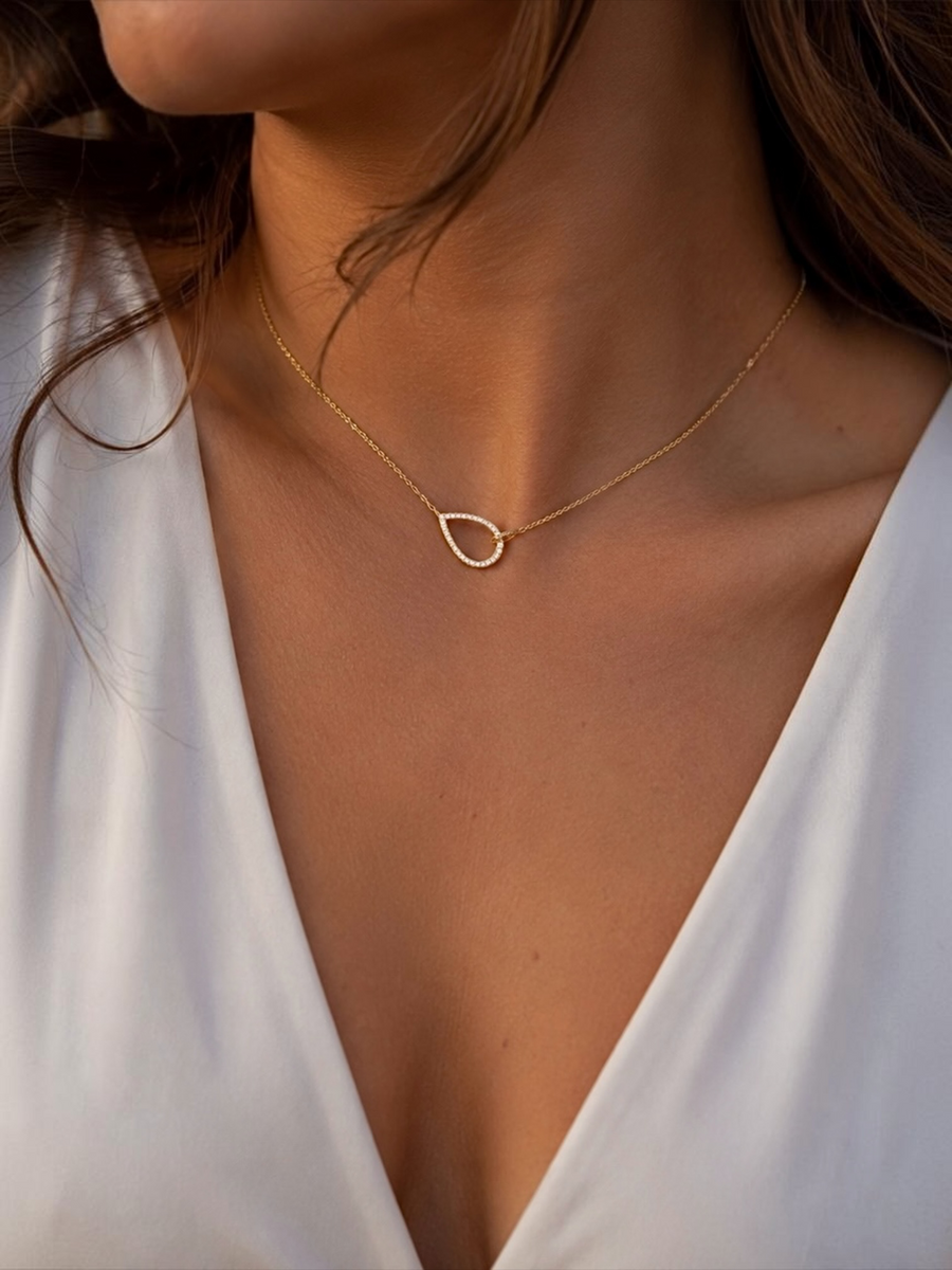 Naia Necklace